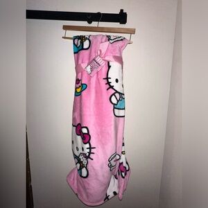 Hello Kitty Throw Blanket
